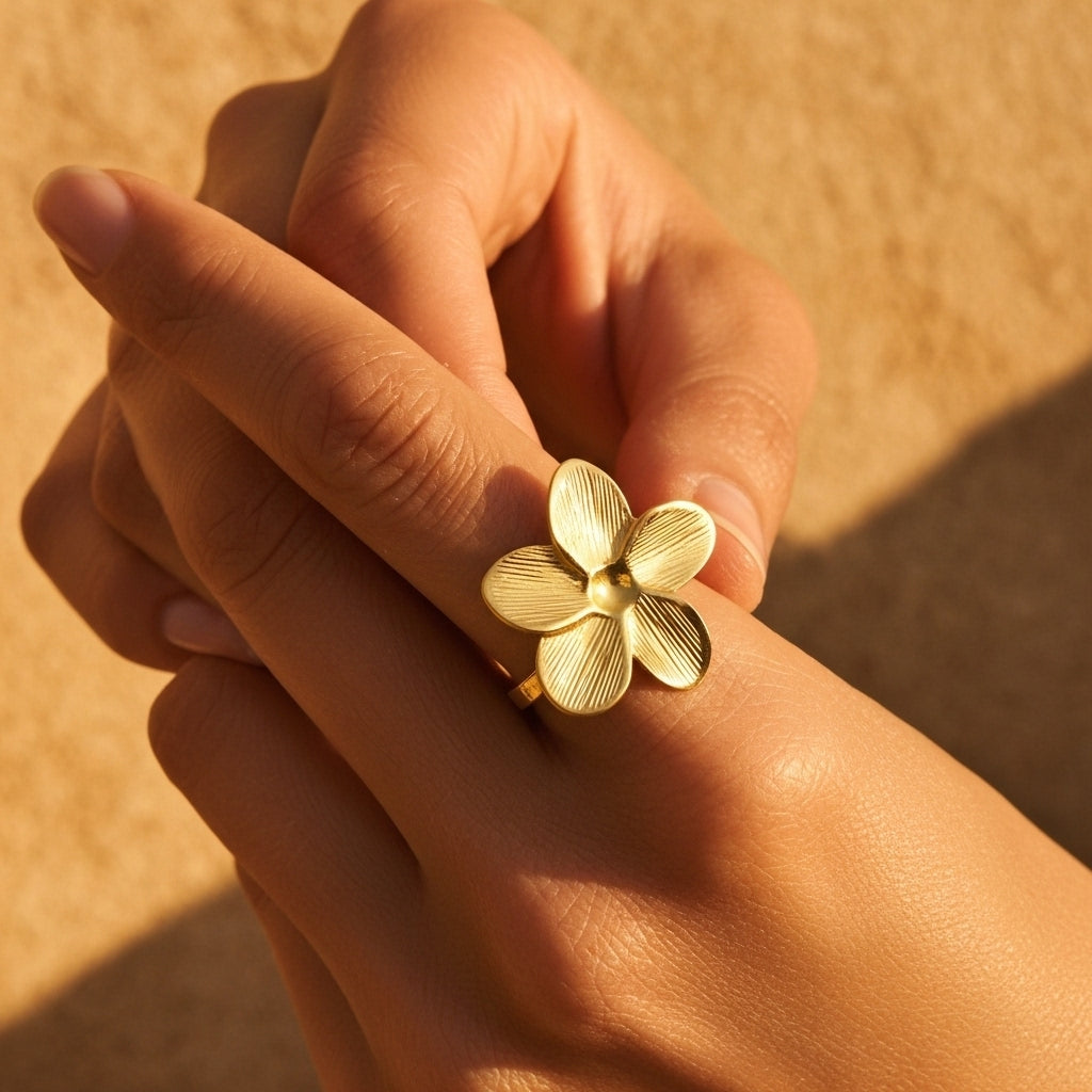 Petal Plissé Ring